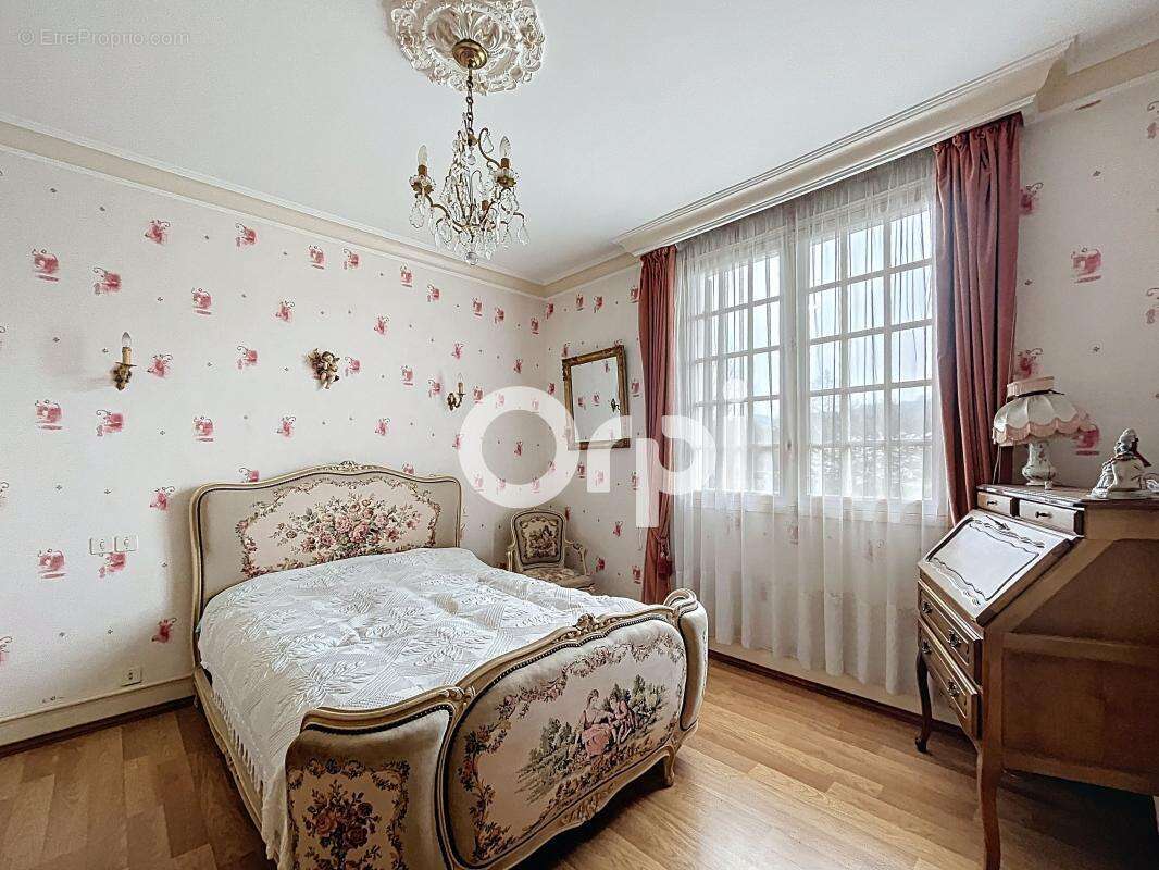 Maison à OBJAT