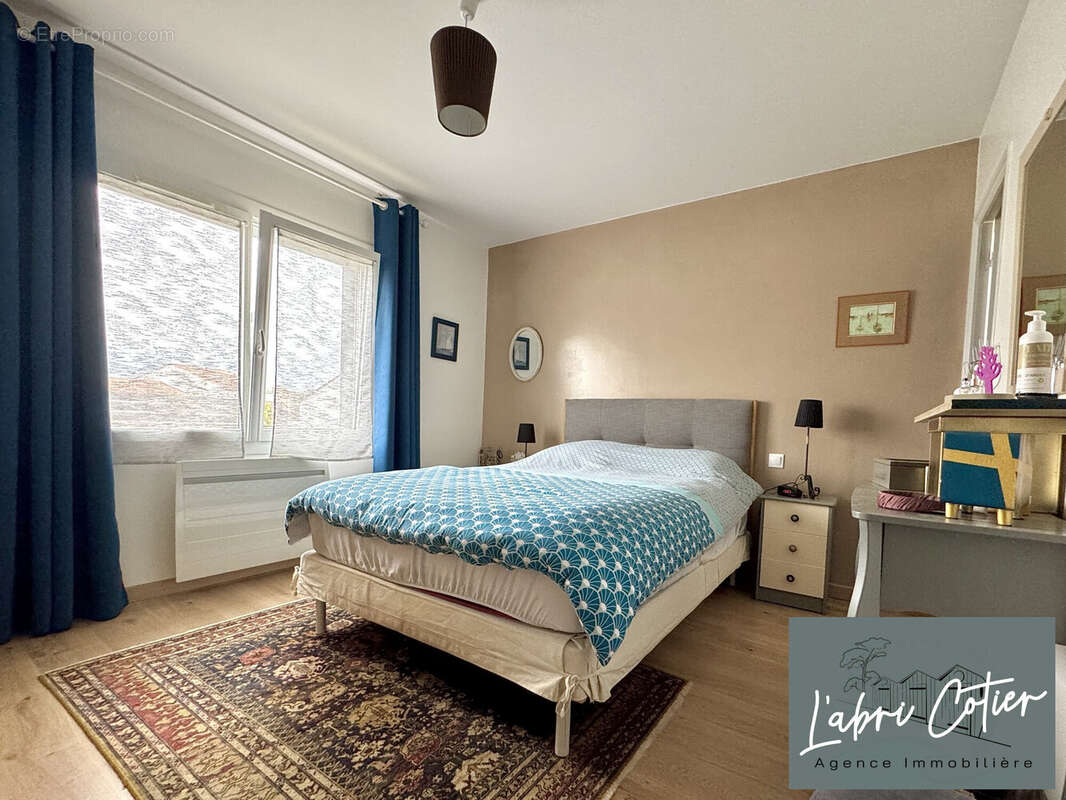 Chambre 1 - Maison à LES SABLES-D'OLONNE