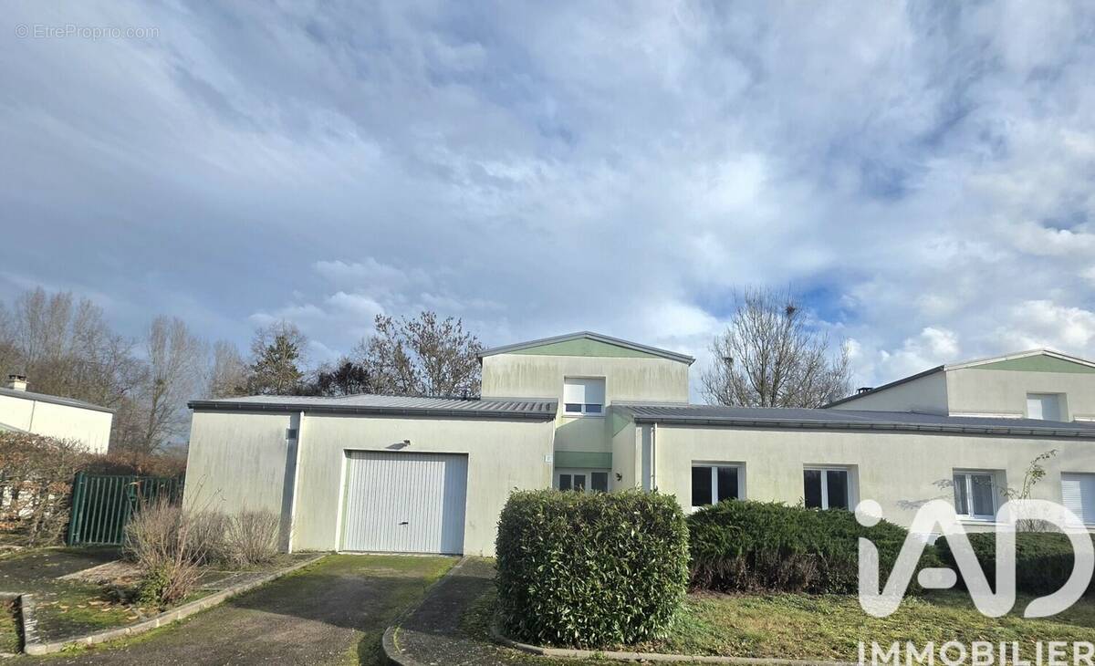 Photo 1 - Maison à BUCHERES