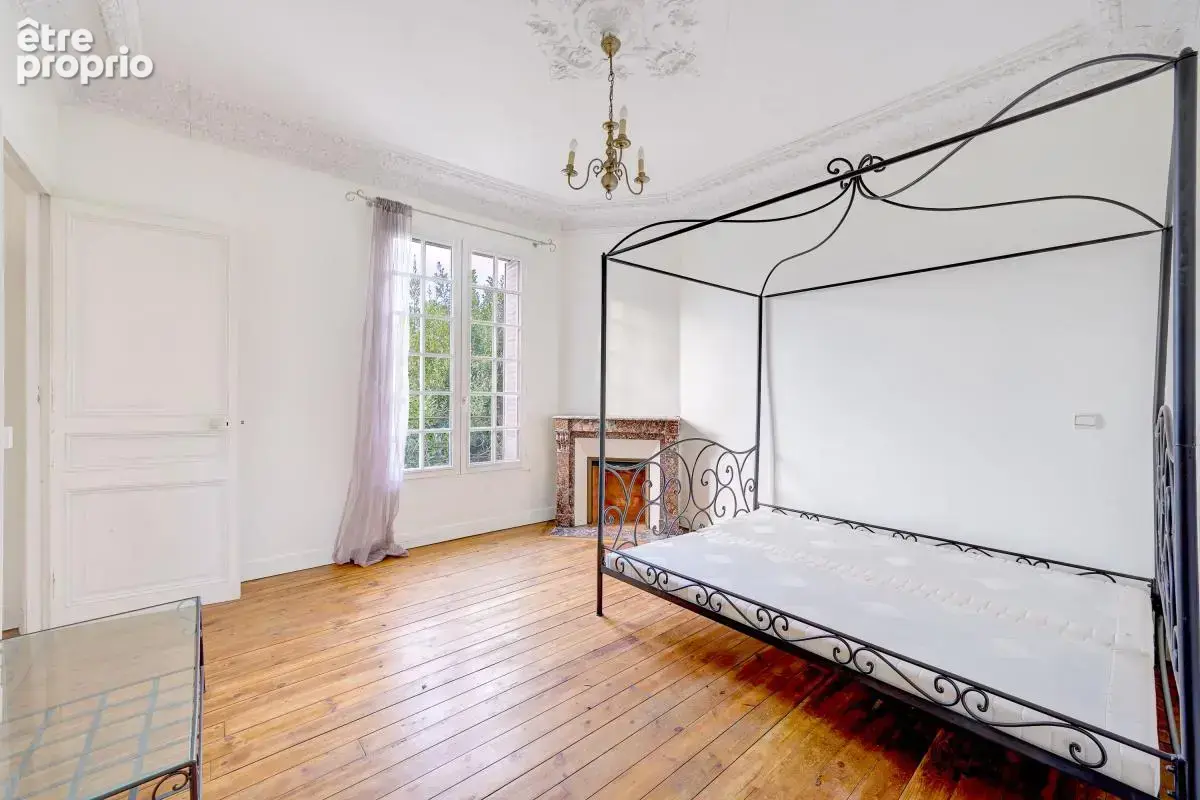 Meulière de 1920 – 153 m² habitable – 5 Chambres - Terrain 1 819 m² - photo 7