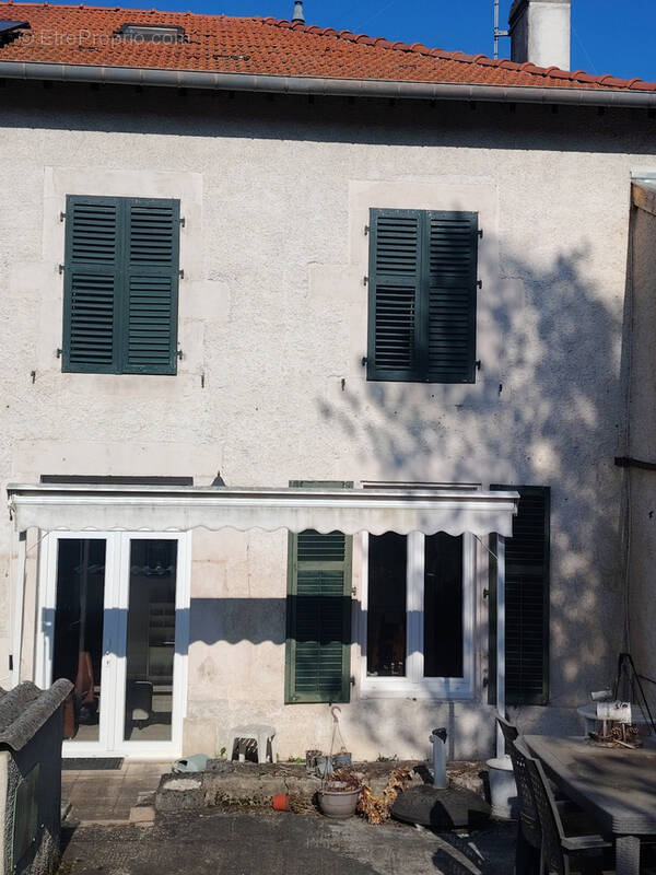 Maison à LAMORVILLE