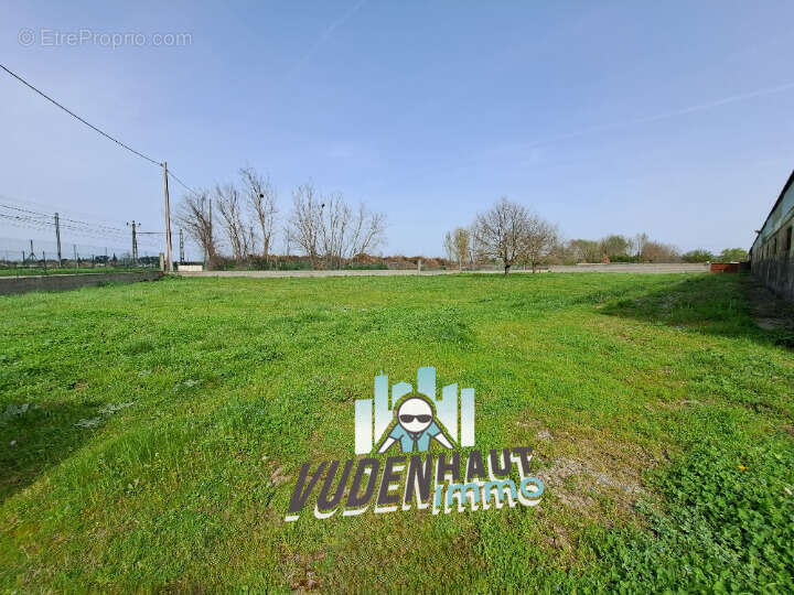 Commerce 1200 m² à Noe  - photo 40