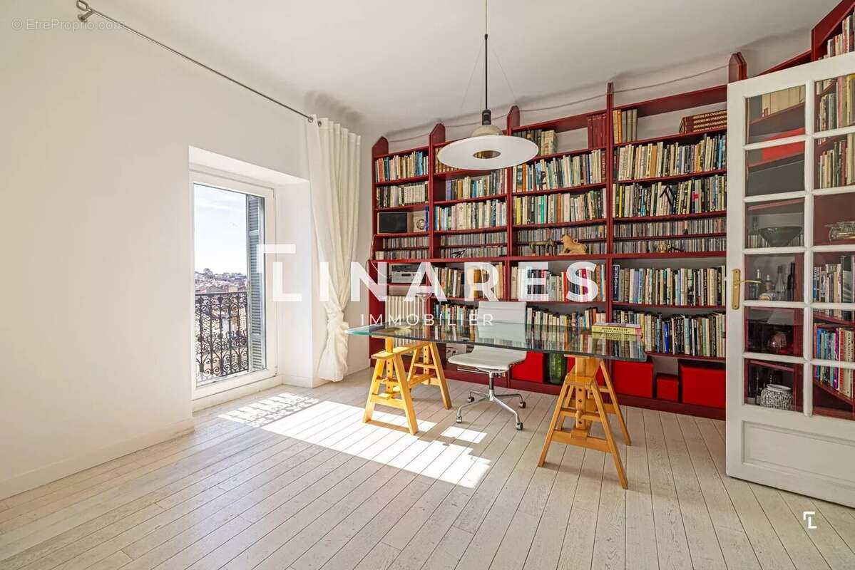 Appartement à MARSEILLE-6E
