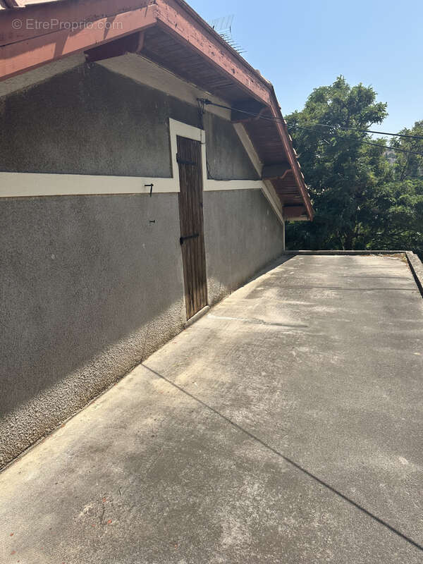 Maison individuelle plain pied avec garage, atelier et jardin - photo 2