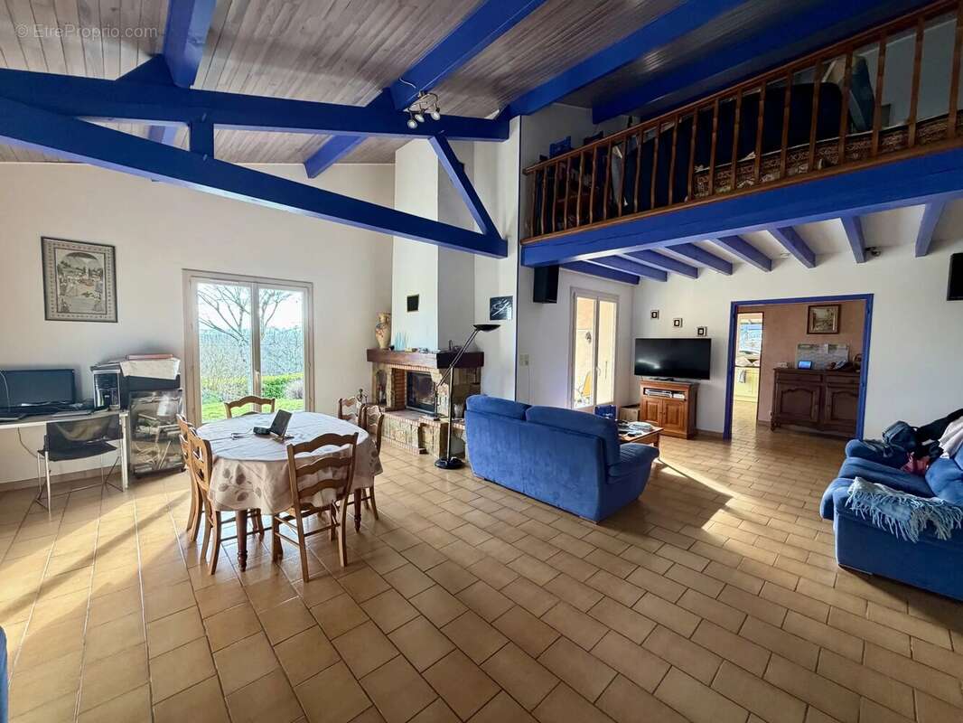 Maison à BEAUMARCHES