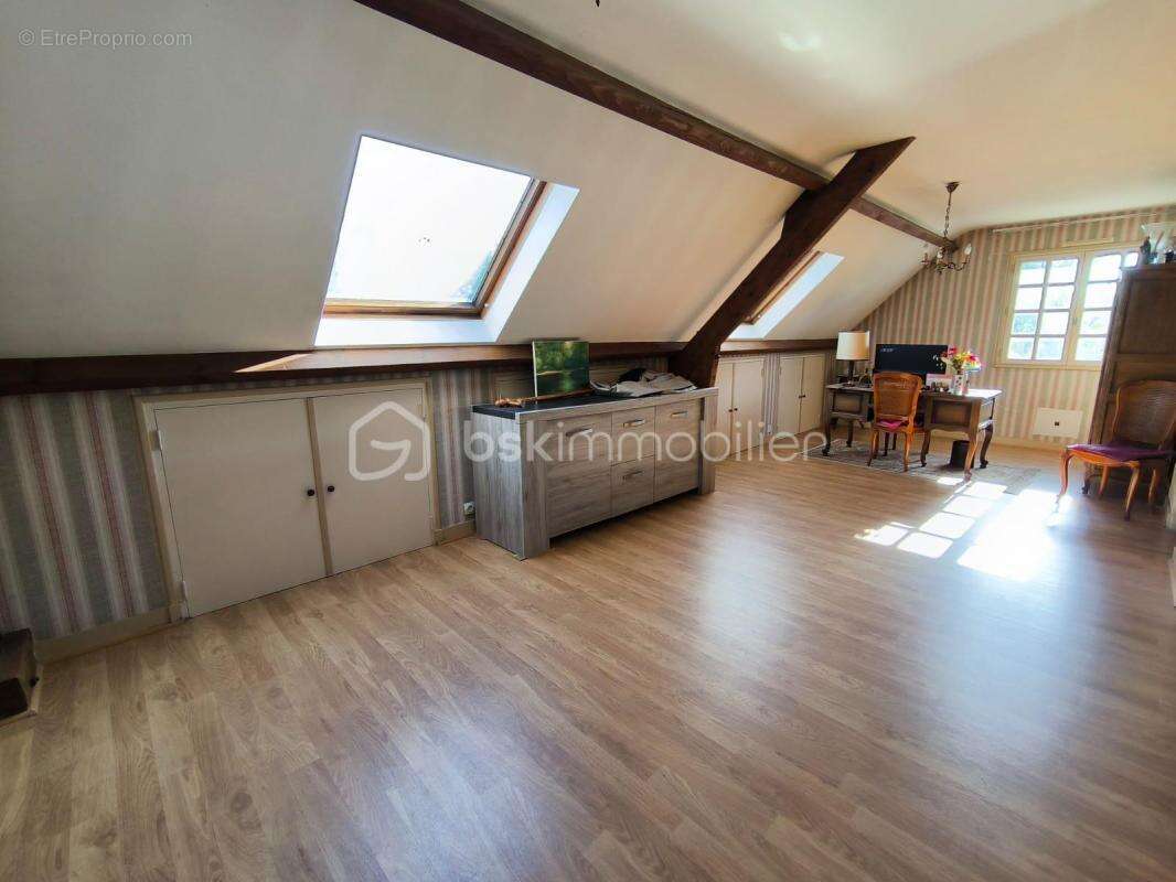 Maison à NEUVILLE-SUR-BRENNE