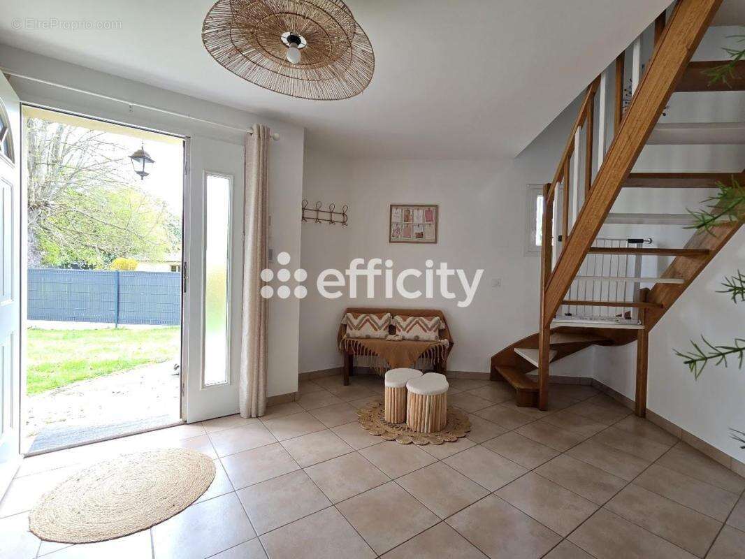 Maison à LE PERRAY-EN-YVELINES