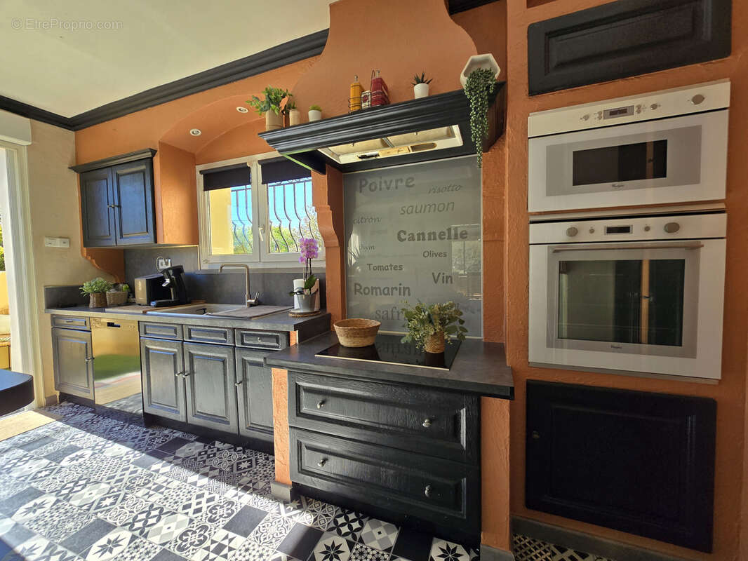 Maison à L'ISLE-SUR-LA-SORGUE