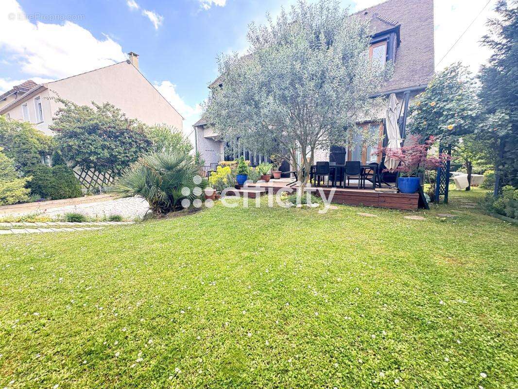 Maison à LE PLESSIS-BOUCHARD