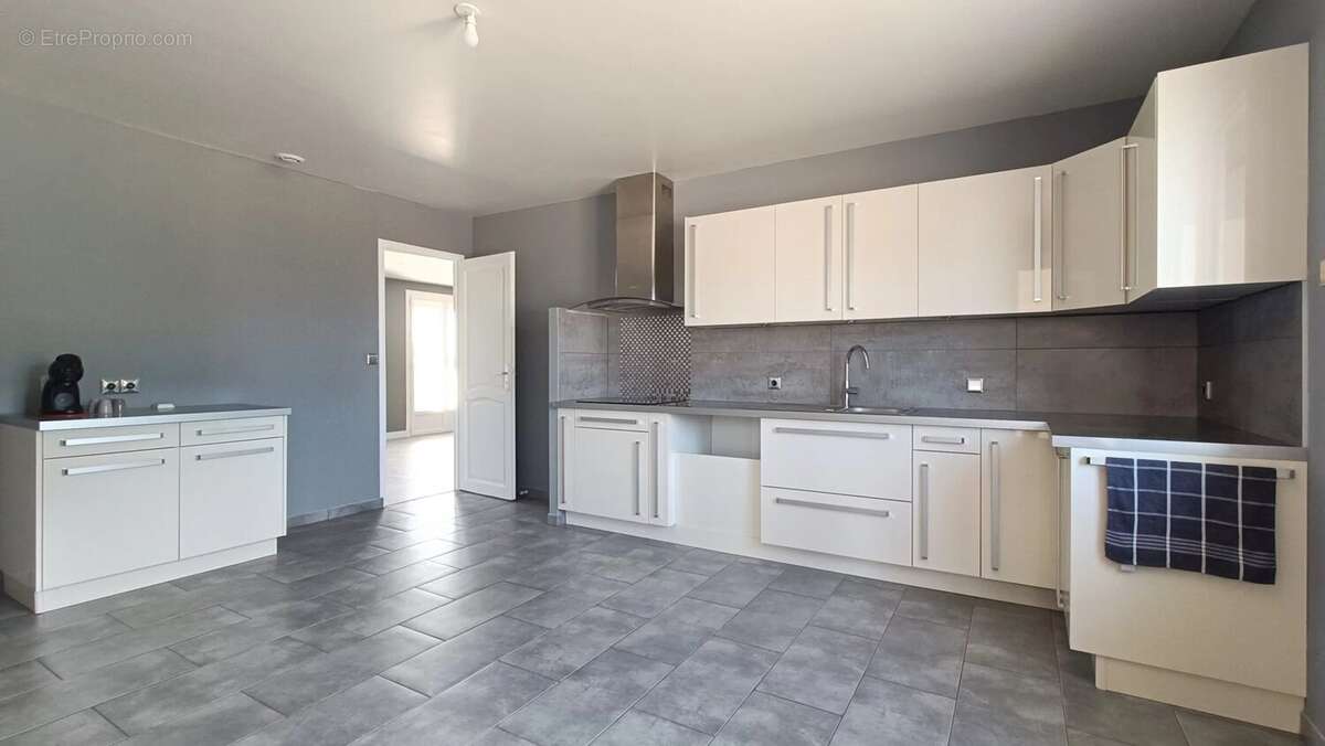 Maison à NEUVILLE-DE-POITOU