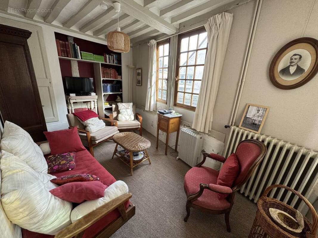 Maison à SAINT-JULIEN-LE-FAUCON