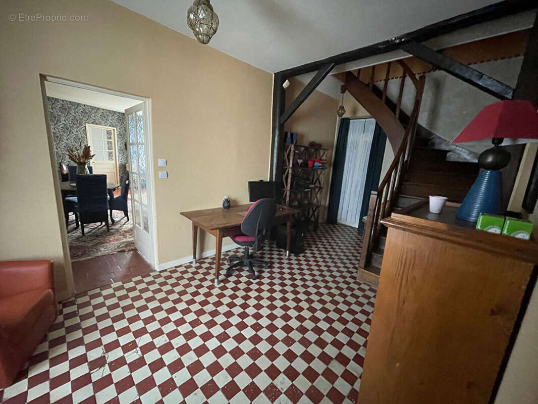 Maison à FRESNAY-L'EVEQUE