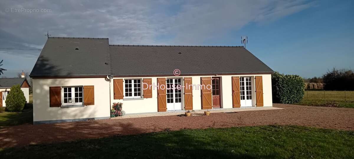 Maison à CLERE-LES-PINS