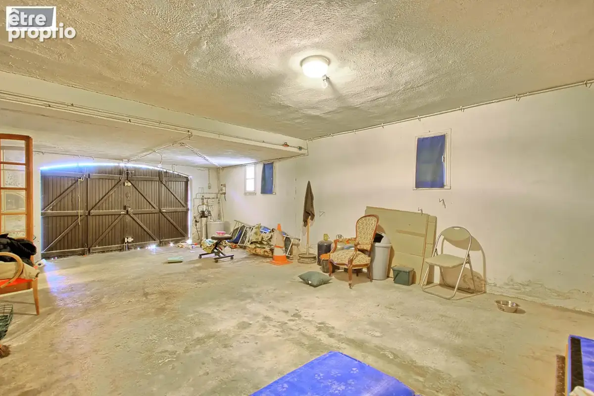 Toulon dans le quartier du Baou maison de 150m2 sur 1450m2 de terrain avec garage et studio - photo 4