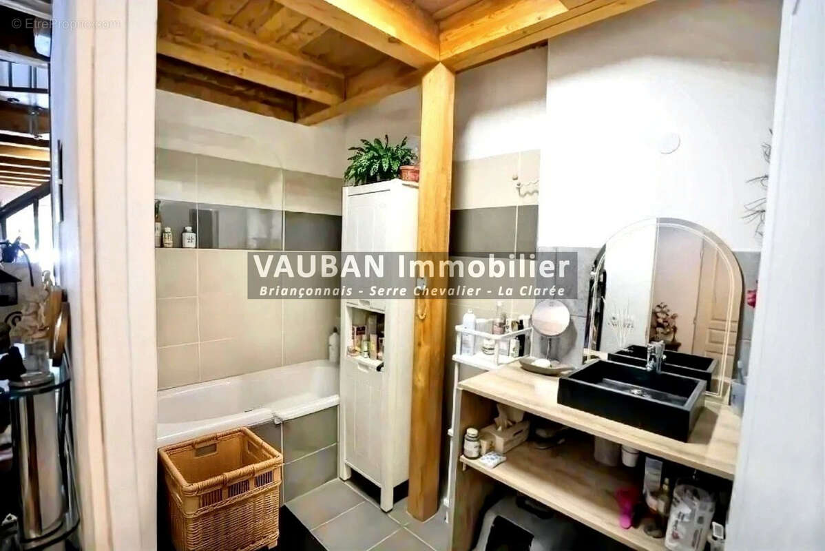 Spacieux duplex de type 4 avec balcon, Résidence récente, à Saint-Martin-de-Queyrières, à 5 min de Briançon - photo 8