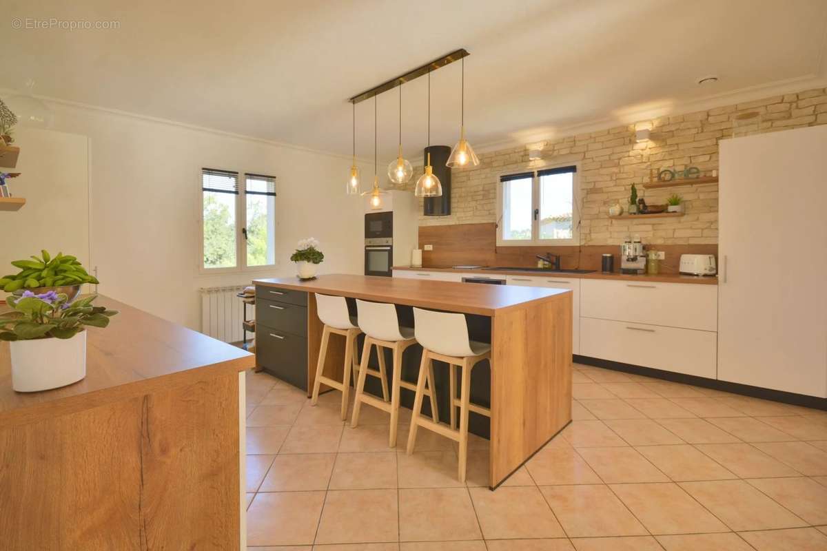 Maison à ROQUEFORT-LES-PINS