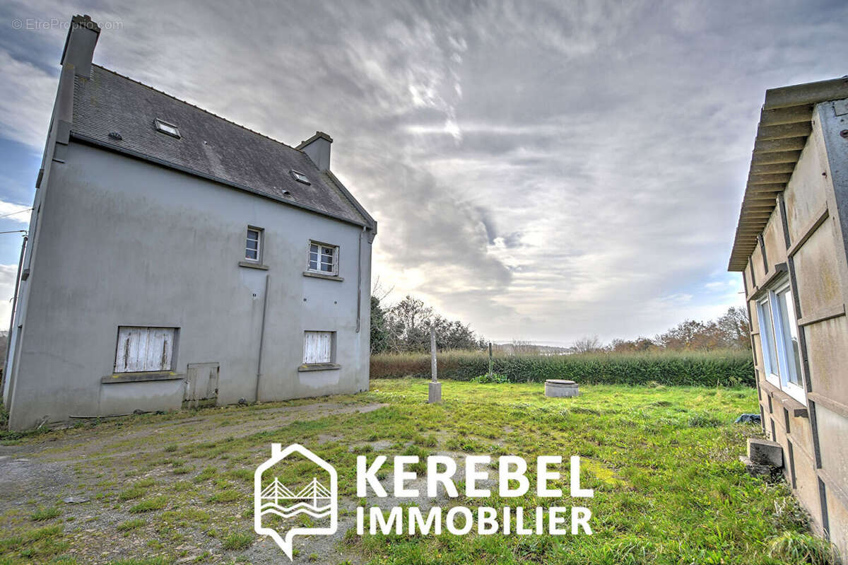 Maison à LOGONNA-DAOULAS