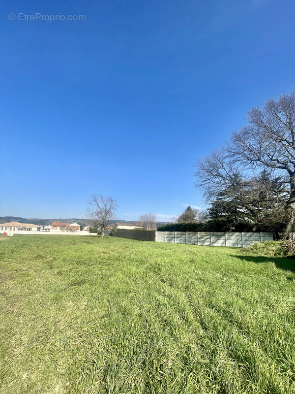 Terrain à AUSSILLON