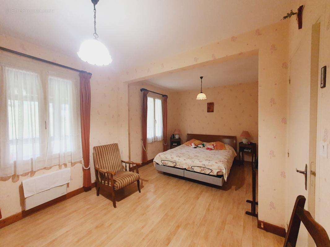 Maison à VILLEMANOCHE