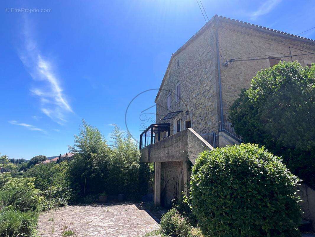 Maison à SAINT-PAUL-LE-JEUNE