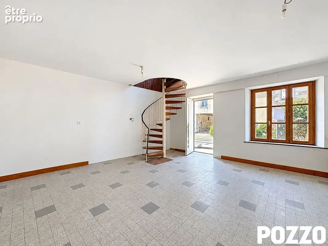 En exlusivite - vente d'une maison dans le bourg de brehal, ideal investisseur - photo 3