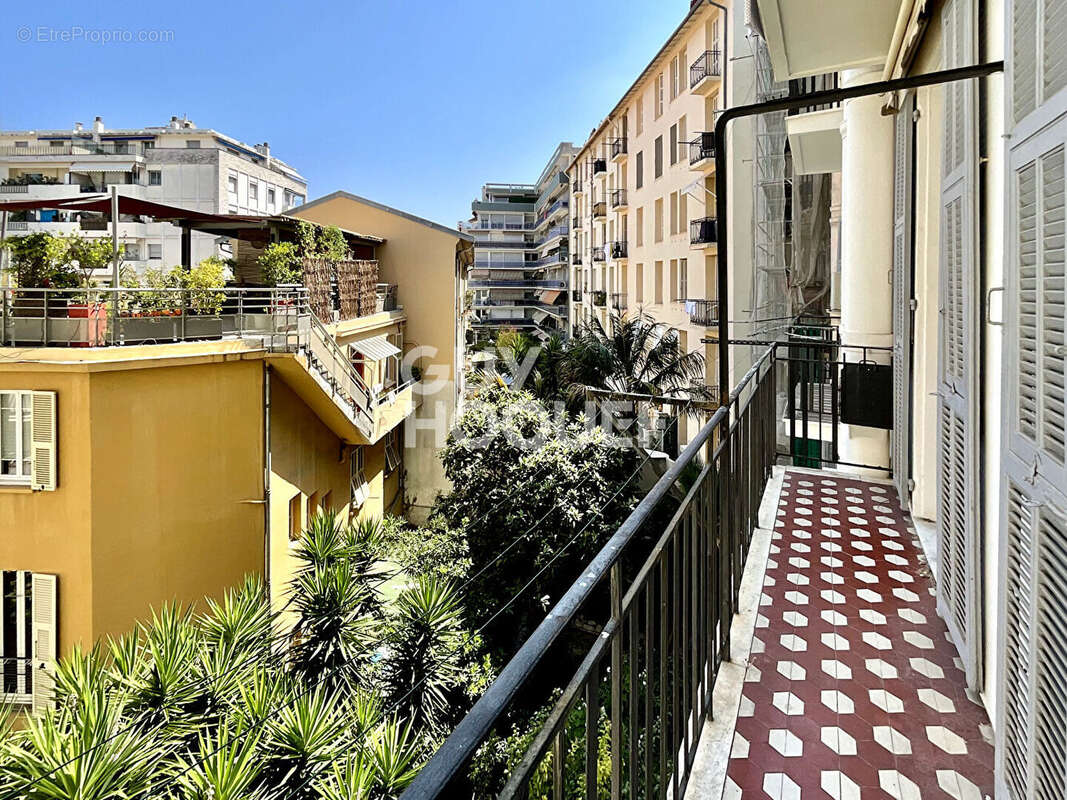 Nice musiciens / superbe 3p traversant de 87,60 m² avec 3 balcons / immeuble art déco - photo 8