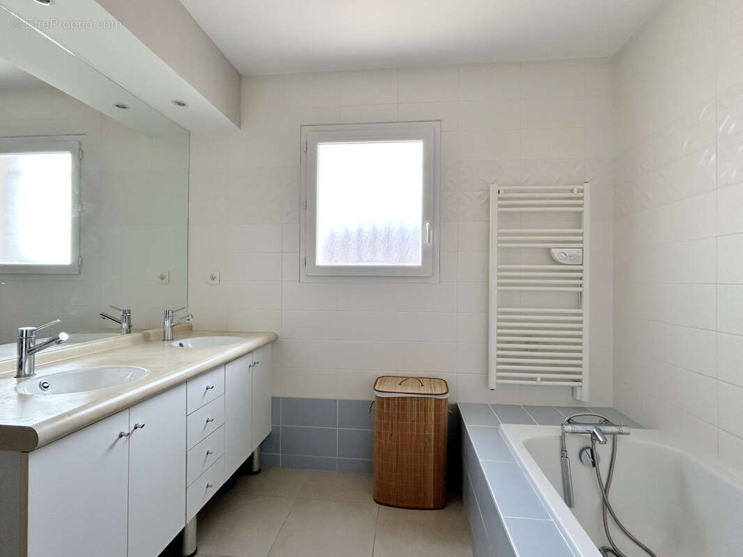 Maison à POLLIONNAY