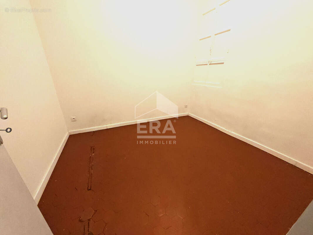 Appartement à MARSEILLE-5E