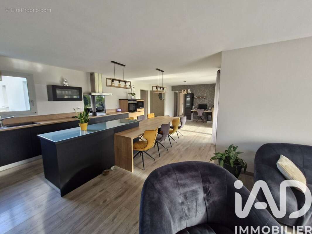 Maison 140 m² à Saint-Junien  - photo 9