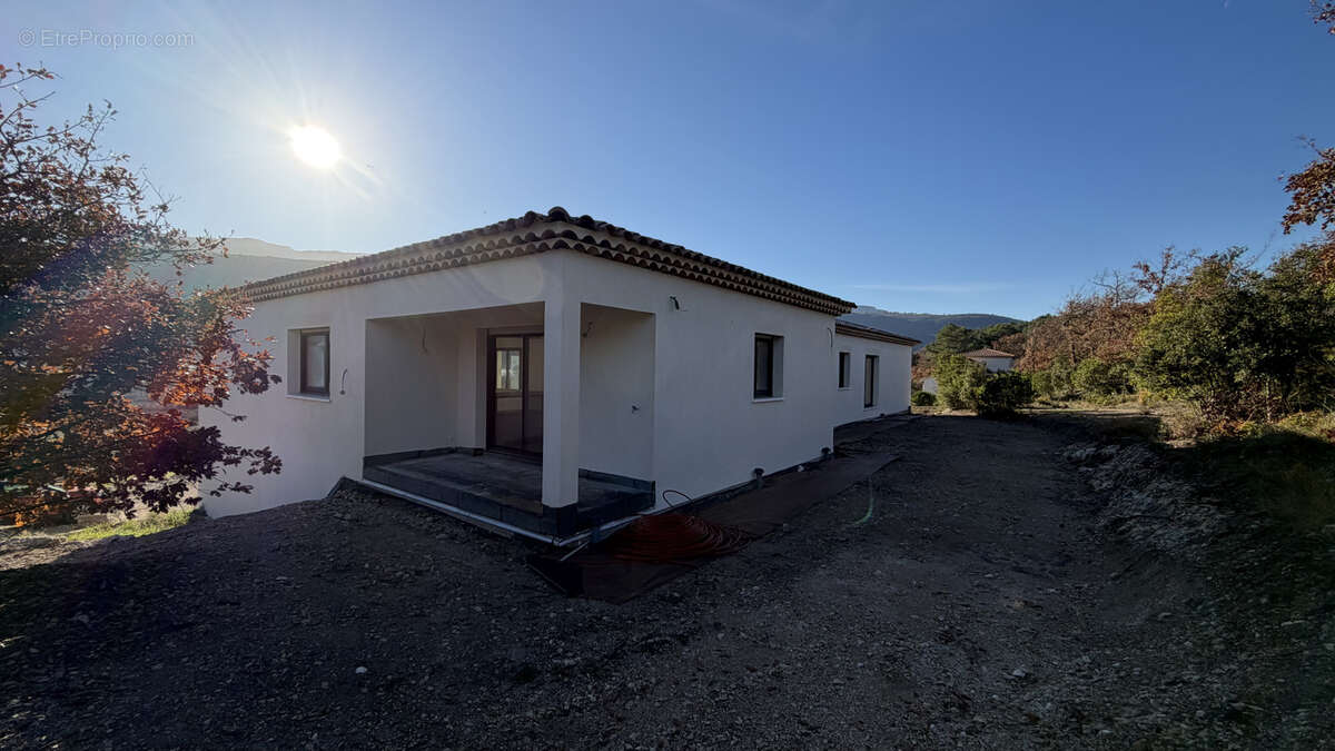 Maison à NANS-LES-PINS