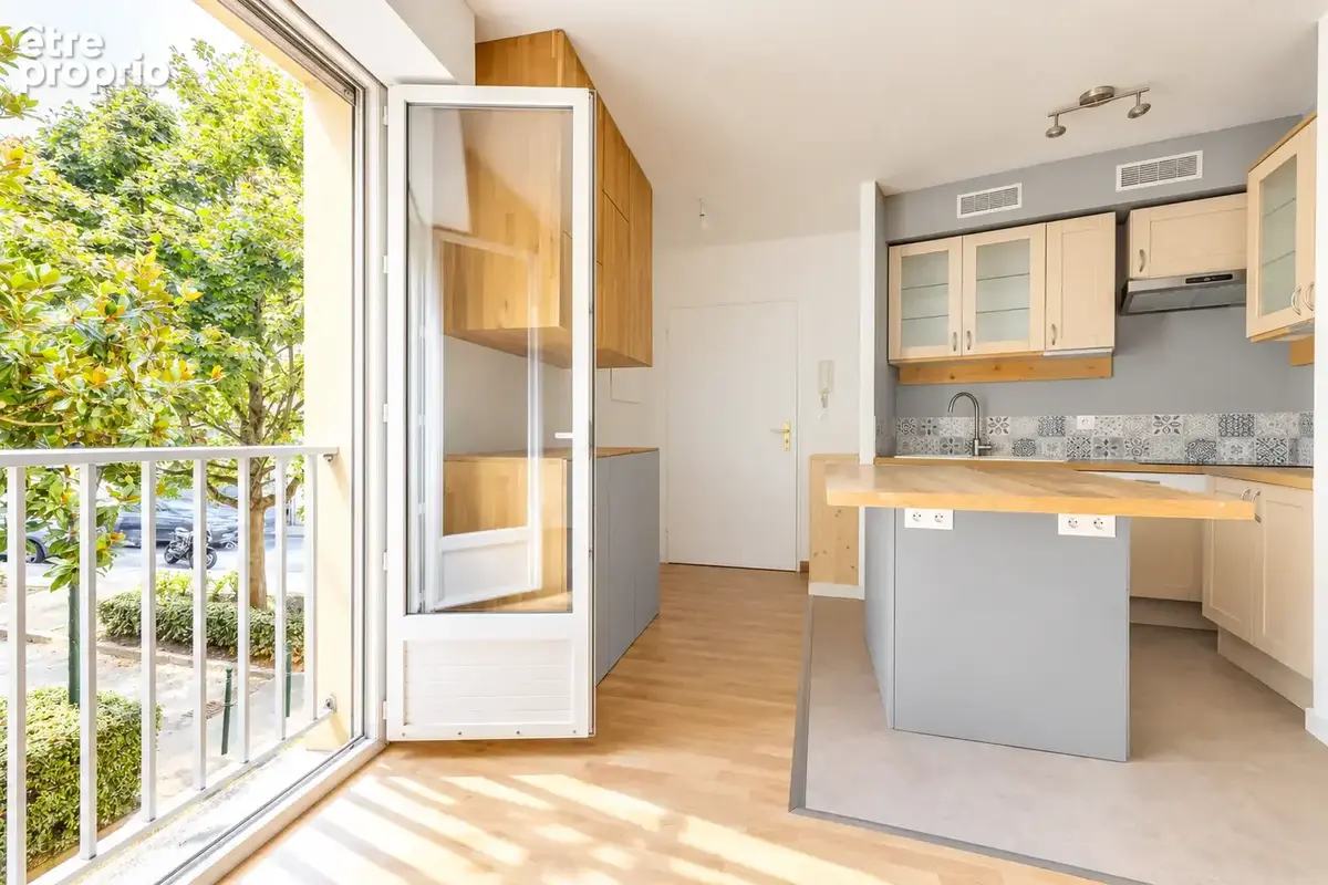 Superbe appartement entièrement rénové, où lumière, confort et qualité de vie se rejoigne. Ideal investissemen - photo 4