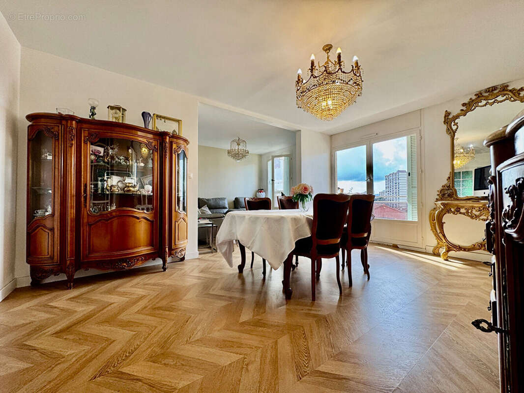 Appartement à MARSEILLE-12E