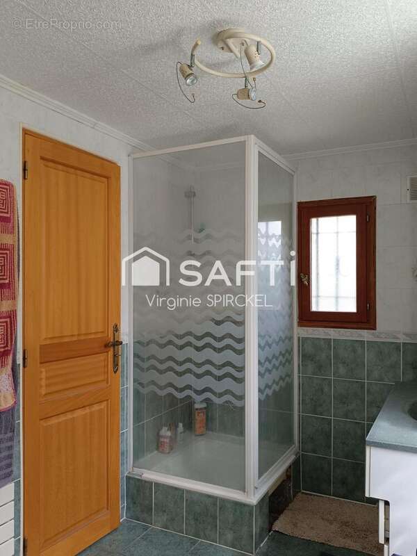 Maison 100 m² à Barquet  - photo 9
