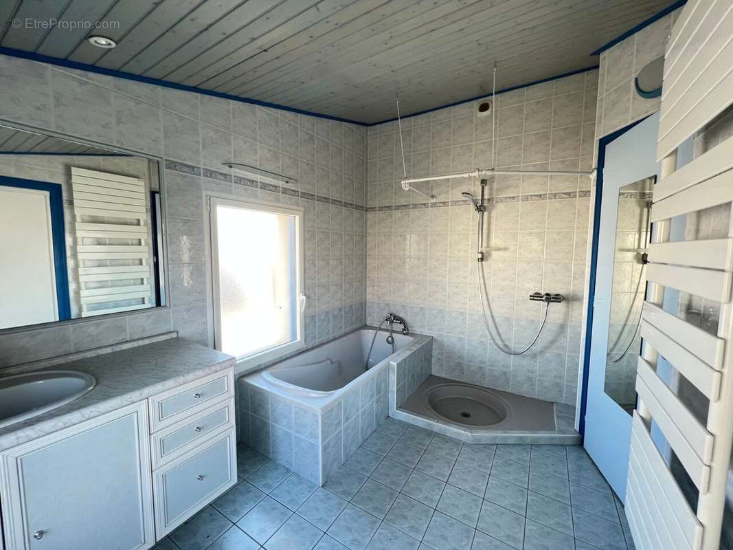 Maison à GROSBREUIL