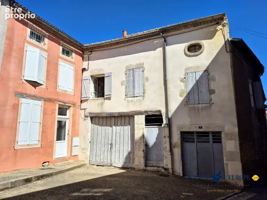 Appartement 300 m² à Gannat  - photo 3