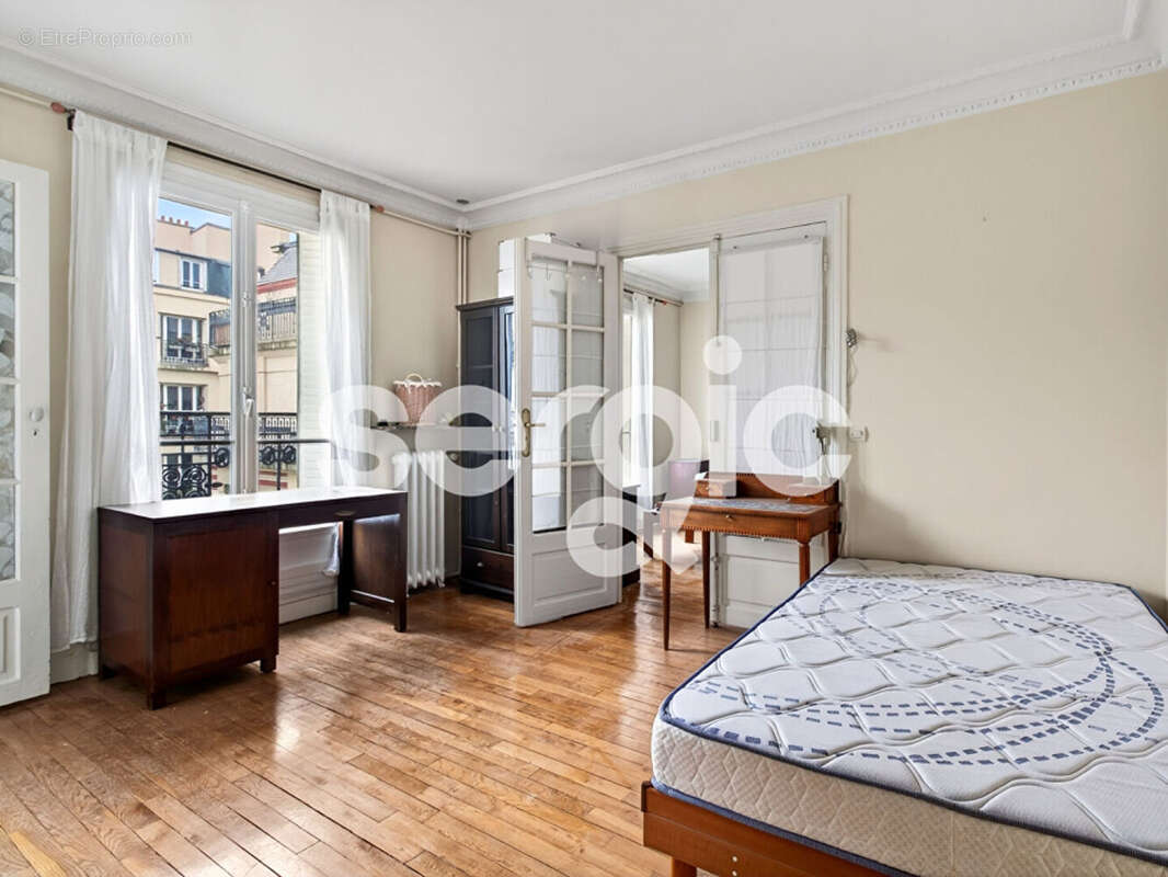 Appartement à PARIS-14E
