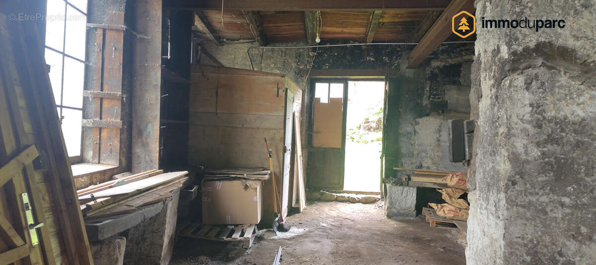 Maison à LESCHERAINES