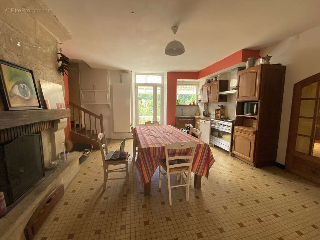 Maison à ROULLET-SAINT-ESTEPHE