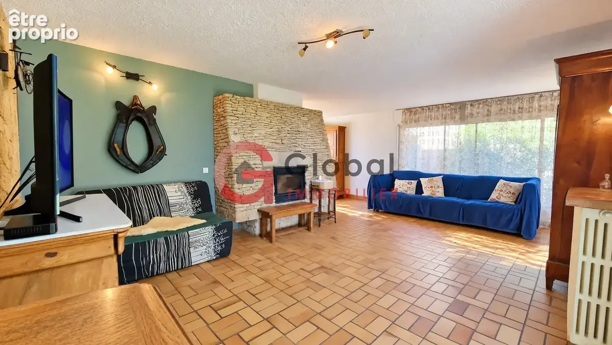 Propriété en campagne avec 2 maisons, terrain de 7 200 m2 et piscine   entre Grans et Cornillon-Confoux - photo 10