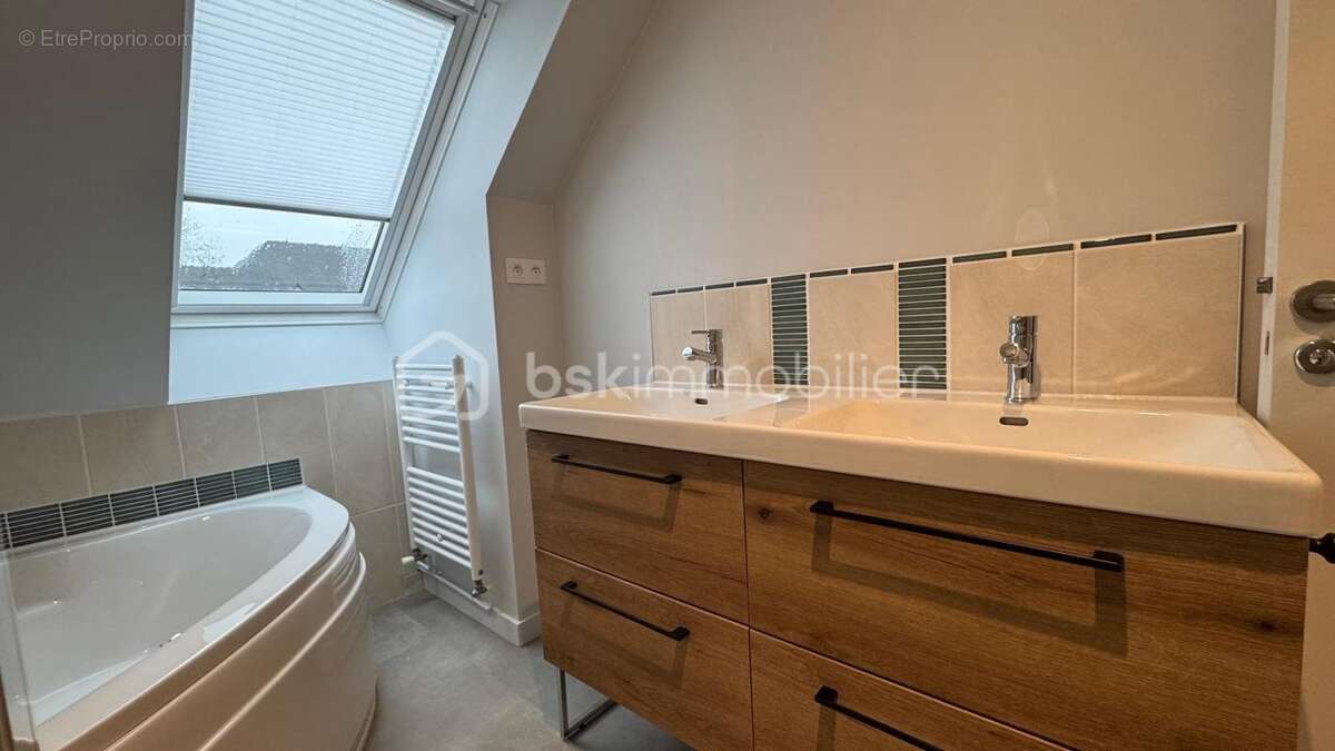 Très bel appartement T4 – 90 m² – Entièrement refait à neuf – Parking privé – PACÉ - photo 12