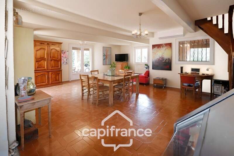 Maison à vendre 7 pièces LA CADIERE D'AZUR (83) - photo 10