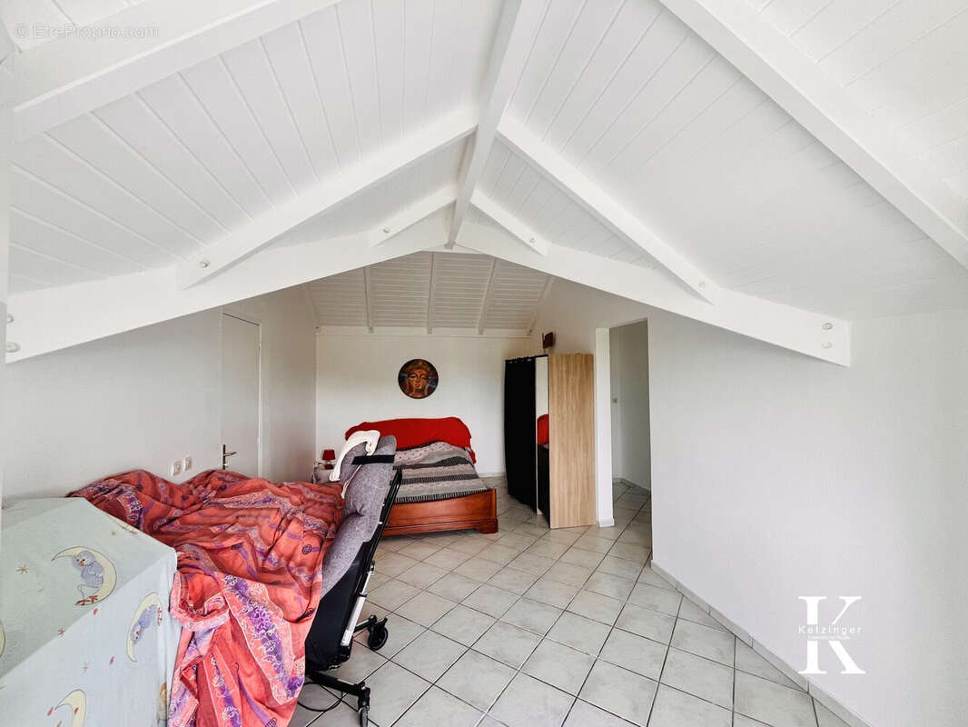 Appartement 105 m² à Baie-Mahault  - photo 7