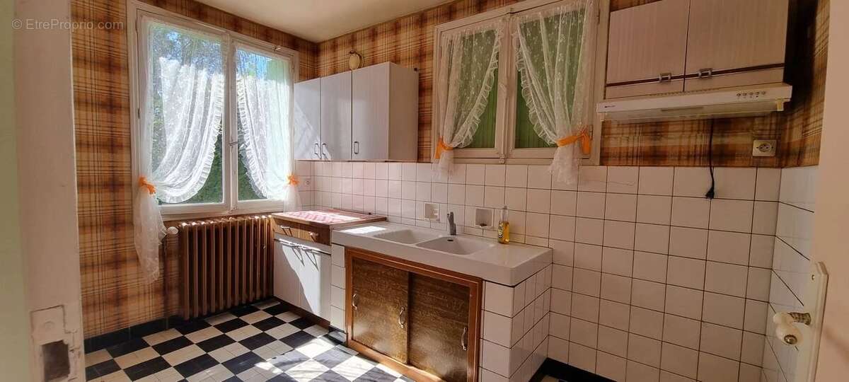 Maison à CASTELNAU-MONTRATIER