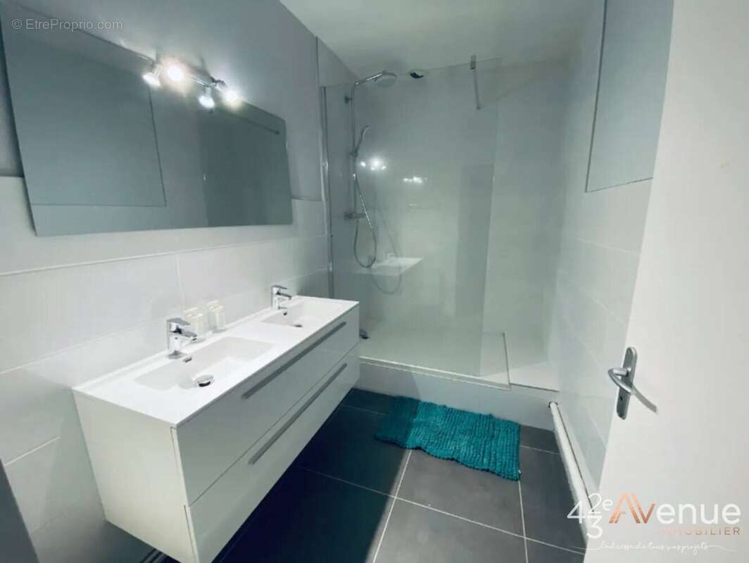 Appartement à SAINT-ETIENNE