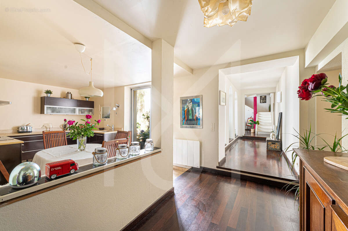 Appartement à MARSEILLE-1E