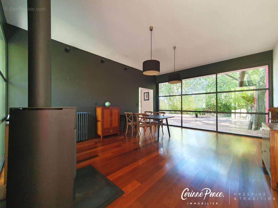 Superbe Villa contemporaine avec piscine proposée par Corinne Ponce Immobilier - photo 13