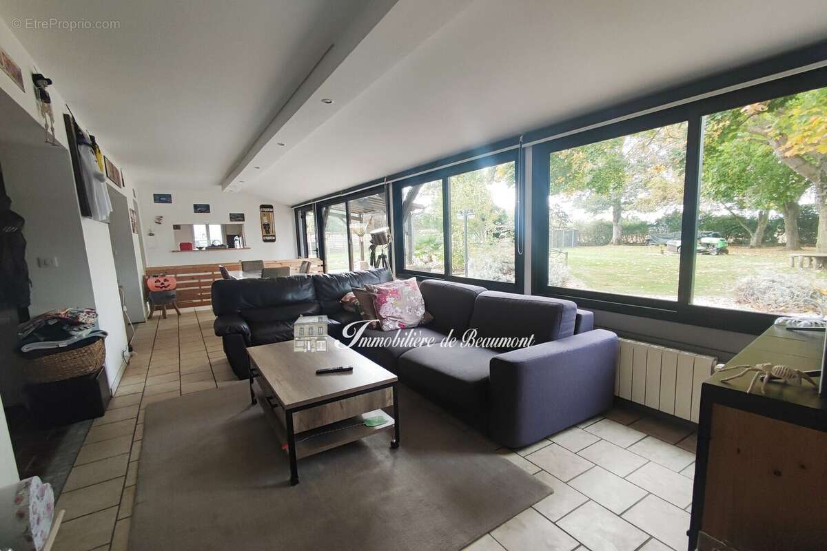 Maison 136 m² à Beaumont-Le-Roger  - photo 7
