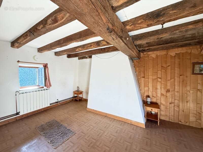 Maison à BUSSIERE-DUNOISE