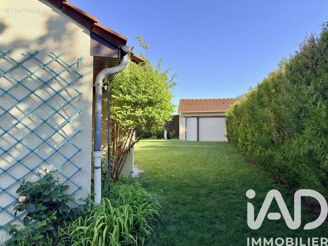 Maison 148 m² à Saint-Andre-Les-Vergers  - photo 6