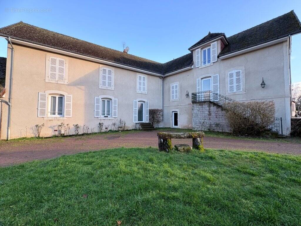 Maison à ETANG-SUR-ARROUX